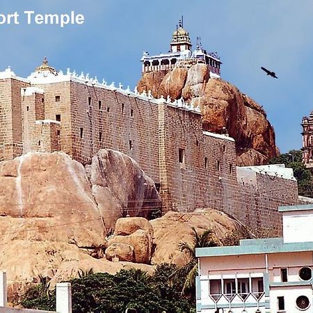 Pleasant Stay Tiruchirappalli Exterior foto